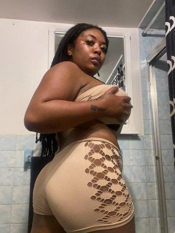 Nini, 26  female escort, Auburn